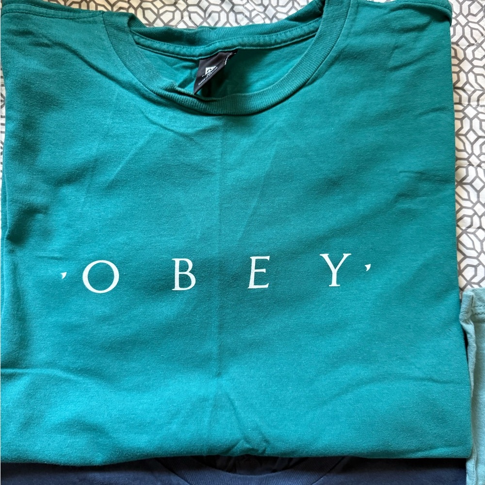 OBEY & RVCA Tees and RVCA Tank Bundle - Picture 3 of 4